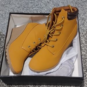 Boots.  Size 9, but runs small (7).  Super cute & stylish